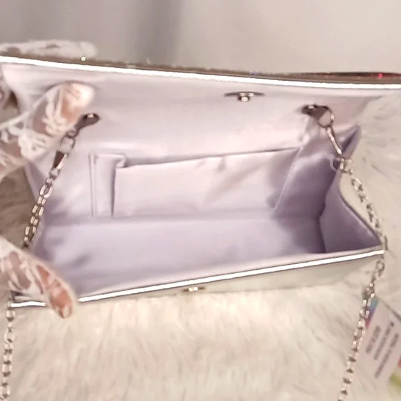 Bee Embellished Clutch Bag 🐝 - Picture 16 of 17